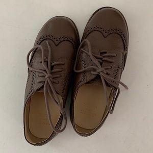 Janie and Jack Boys Leather Wing Tip Shoe. Size 7. Color: Brown.